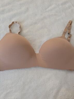 36 DD Victoria's Secret No-wire bra NEW